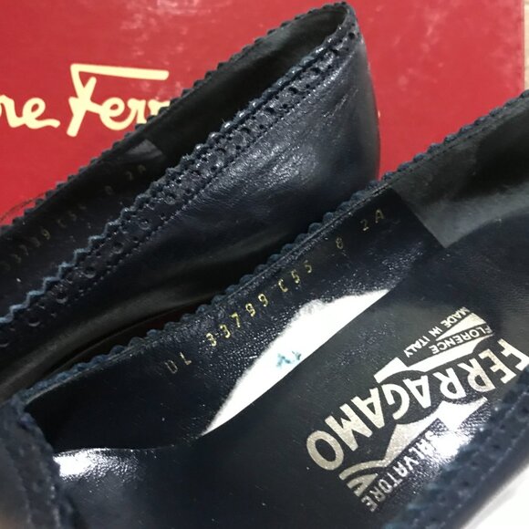 SALVATORE FERRAGAMO "ALMEA 5cm HEEL" (Size 8 2A) (PREOWENED) - Picture 3 of 3